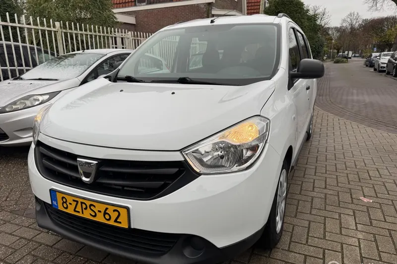 Dacia Lodgy (2015)