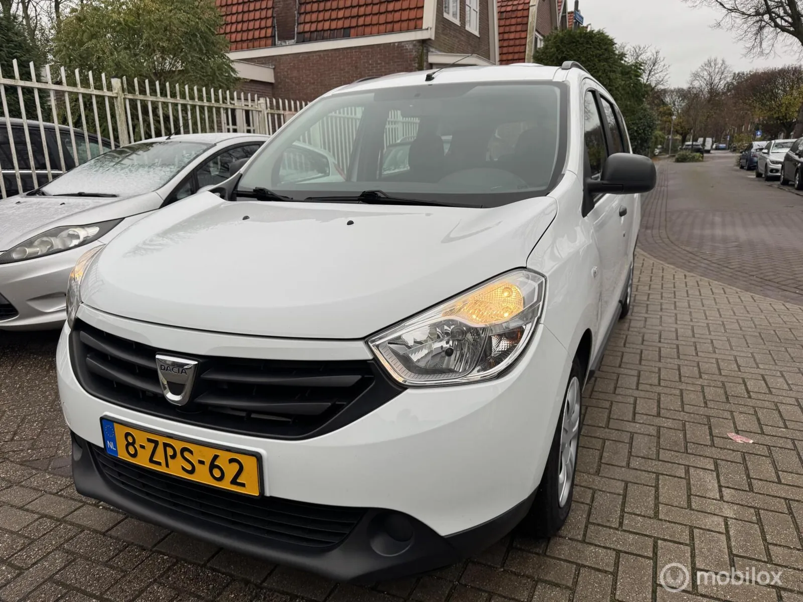 Dacia Lodgy (2015) — foto 1