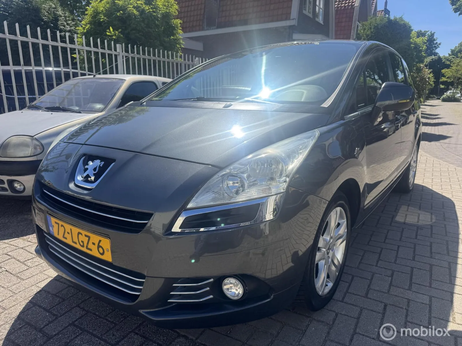 Peugeot 5008 (2010) — foto 1