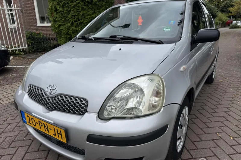 Toyota Yaris (2004)