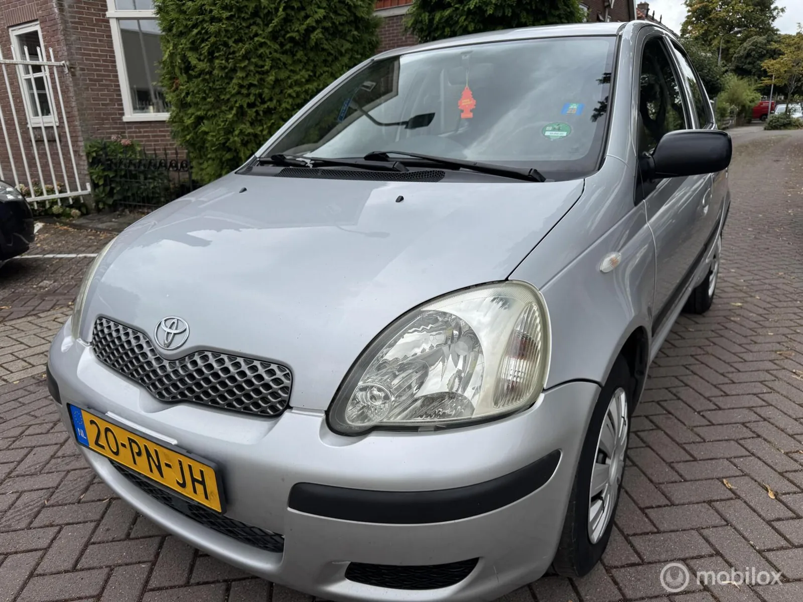 Toyota Yaris (2004) — foto 1