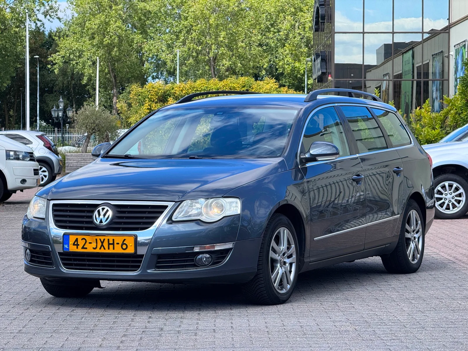 Volkswagen Passat (2009) — foto 1
