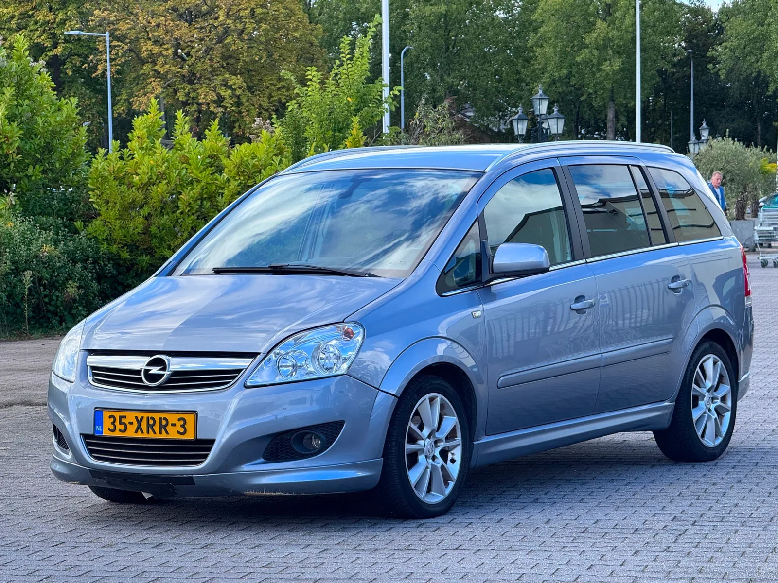 Opel Zafira (2011) — foto 1