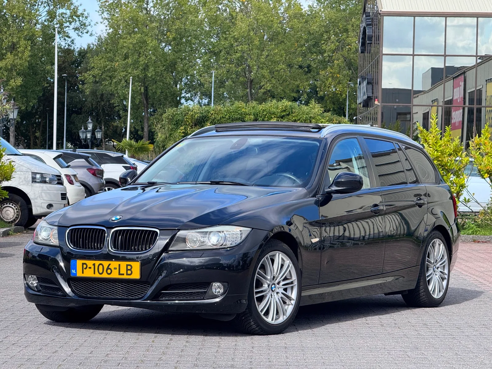 BMW 3-Serie (2011) — foto 1