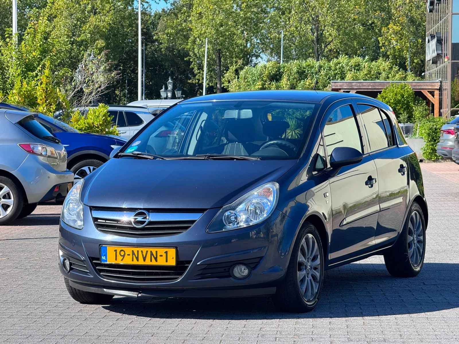 Opel Corsa (2010) — foto 1