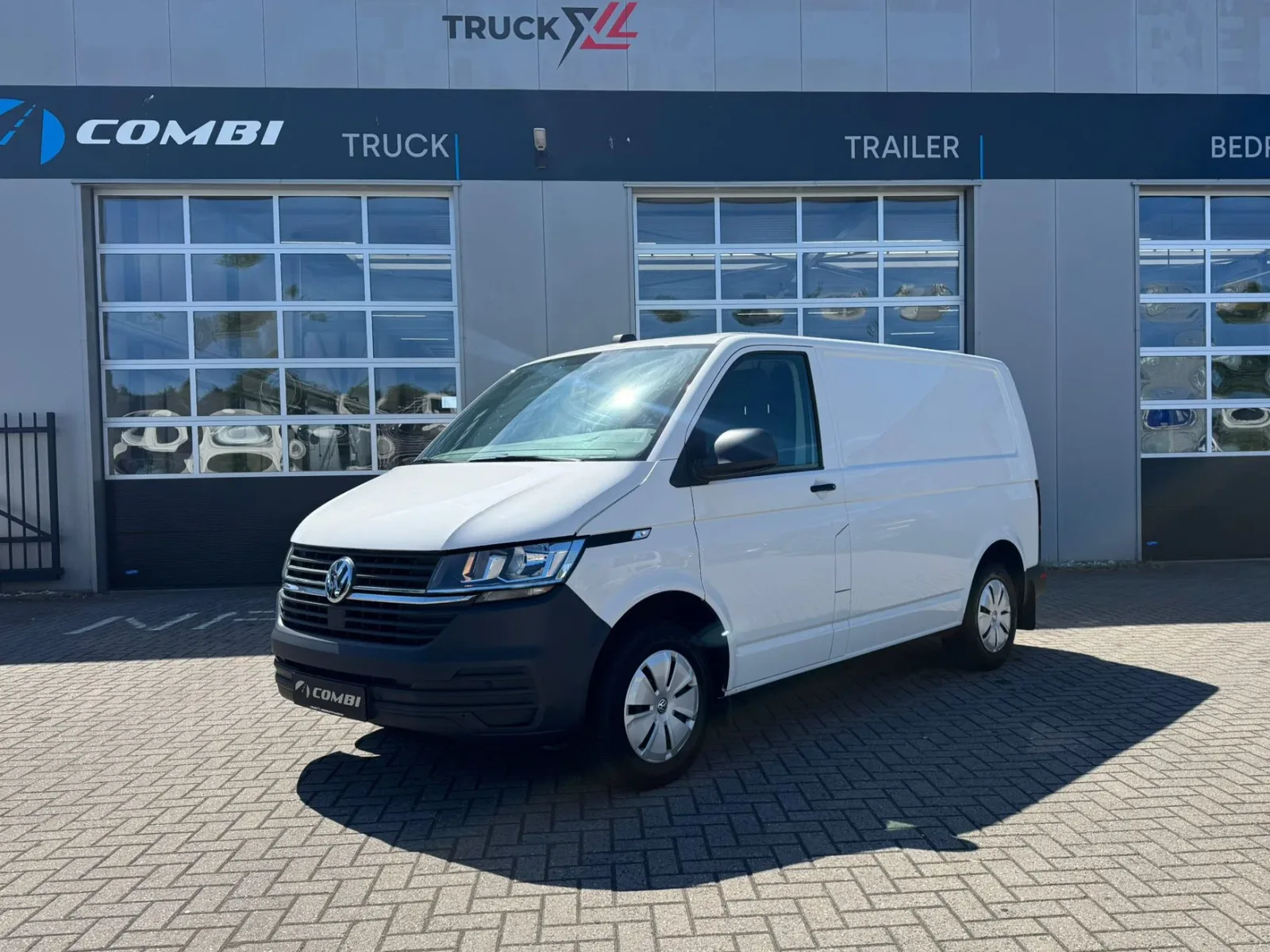 Volkswagen Transporter (2023) — foto 1