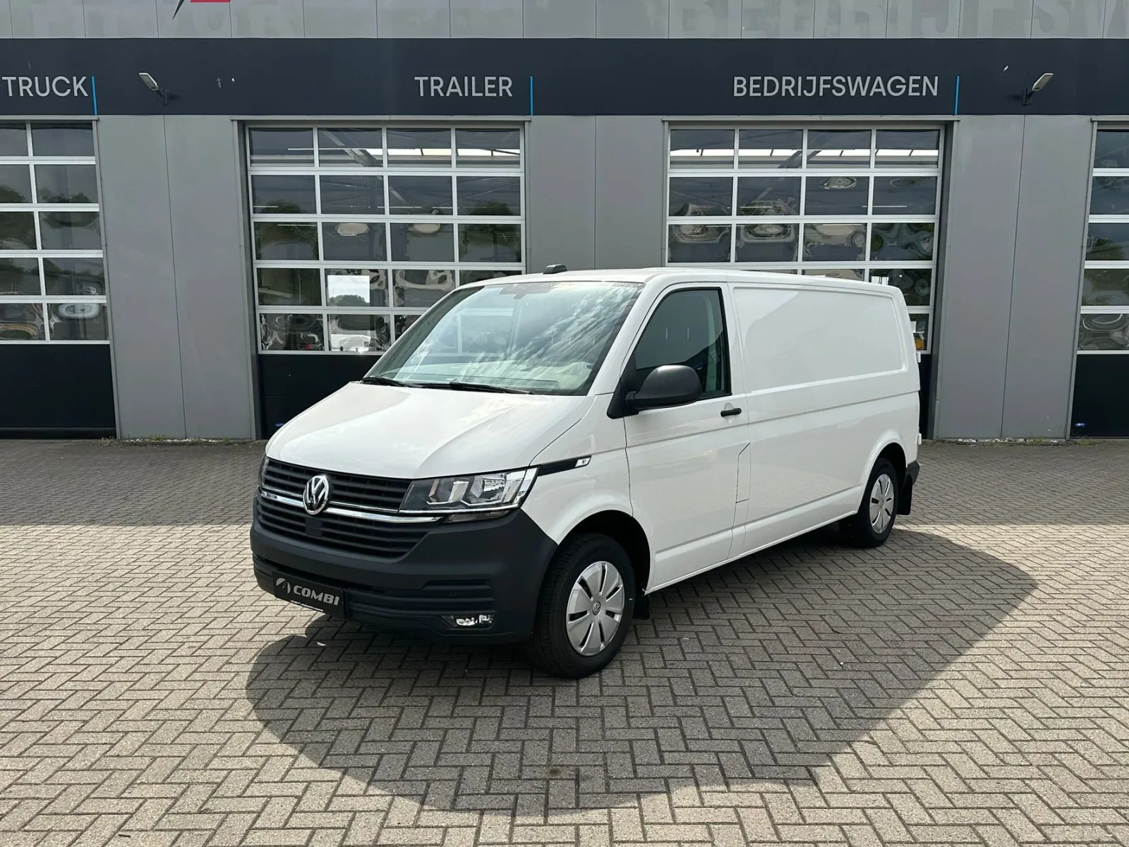 Volkswagen Transporter (2024) — foto 1