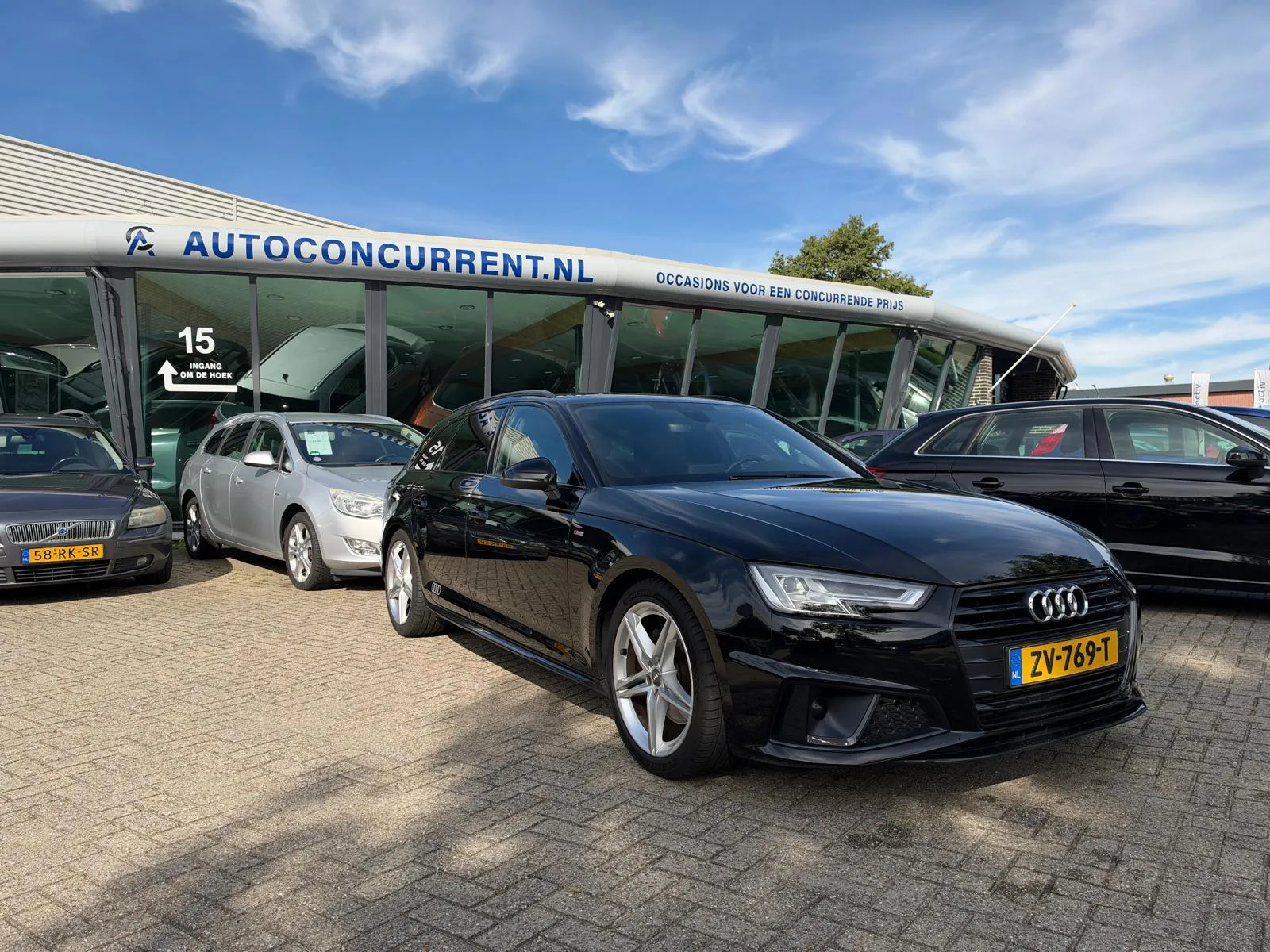 Audi A4 (2019) — foto 1
