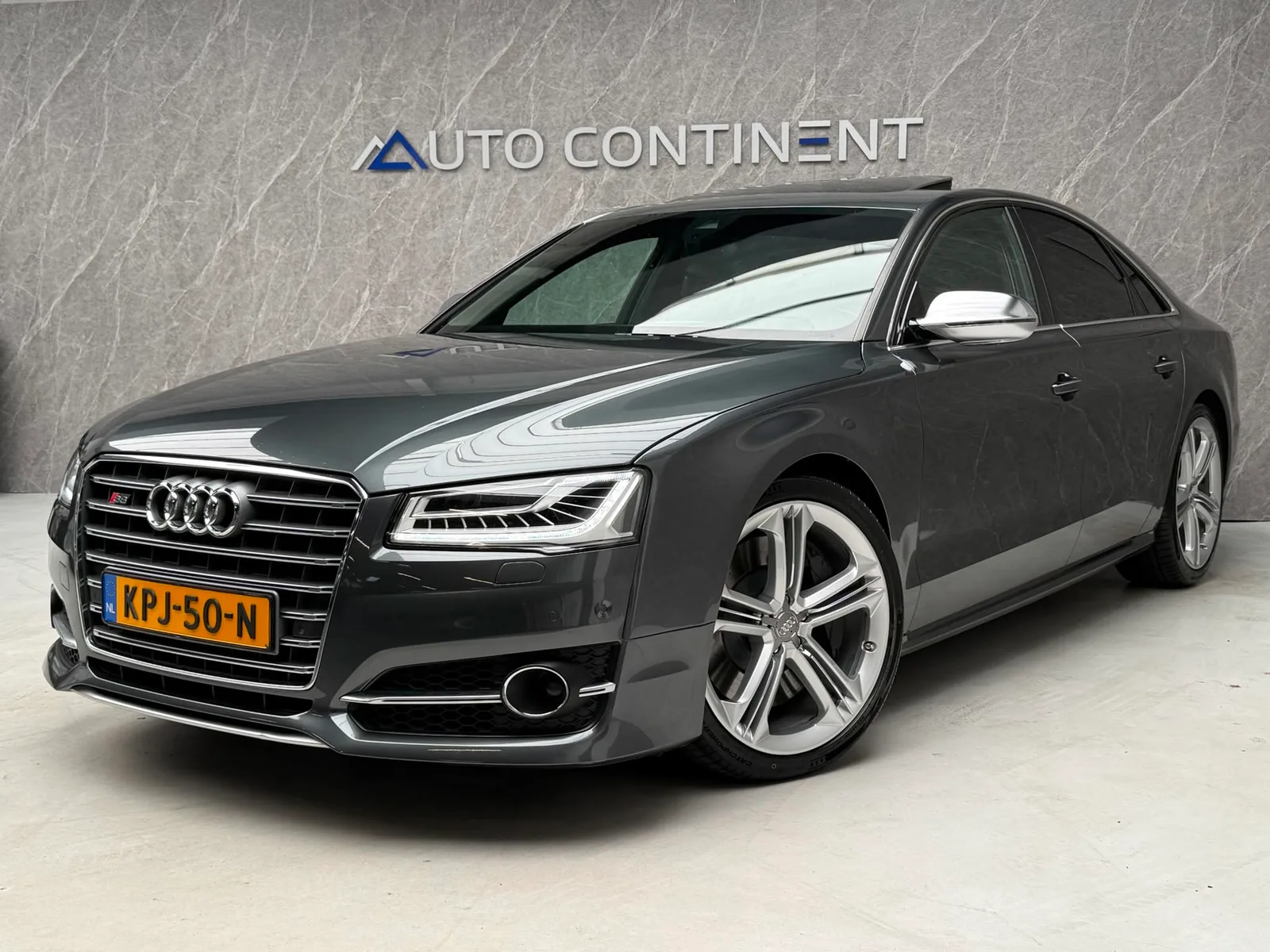 Audi S8 (2015) — foto 1