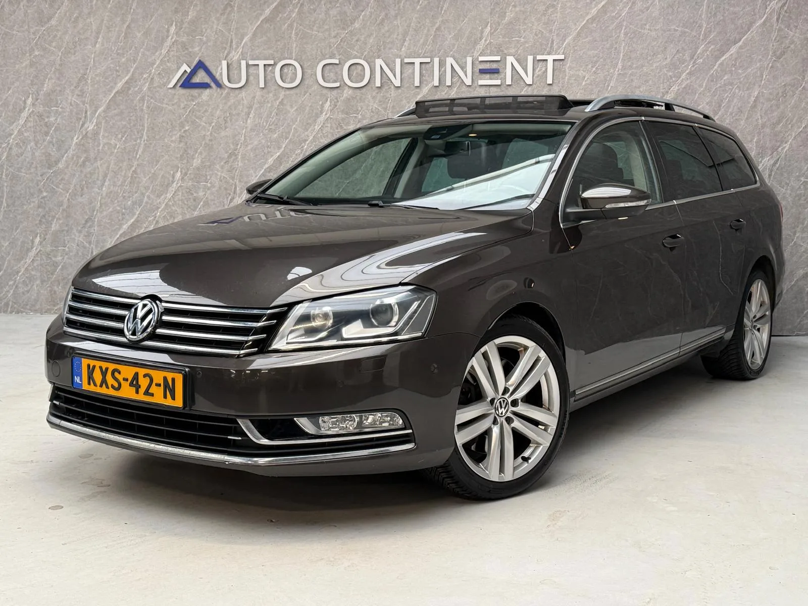 Volkswagen Passat (2012) — foto 1