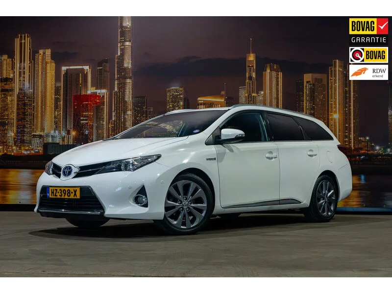 Toyota Auris (2015) — foto 1