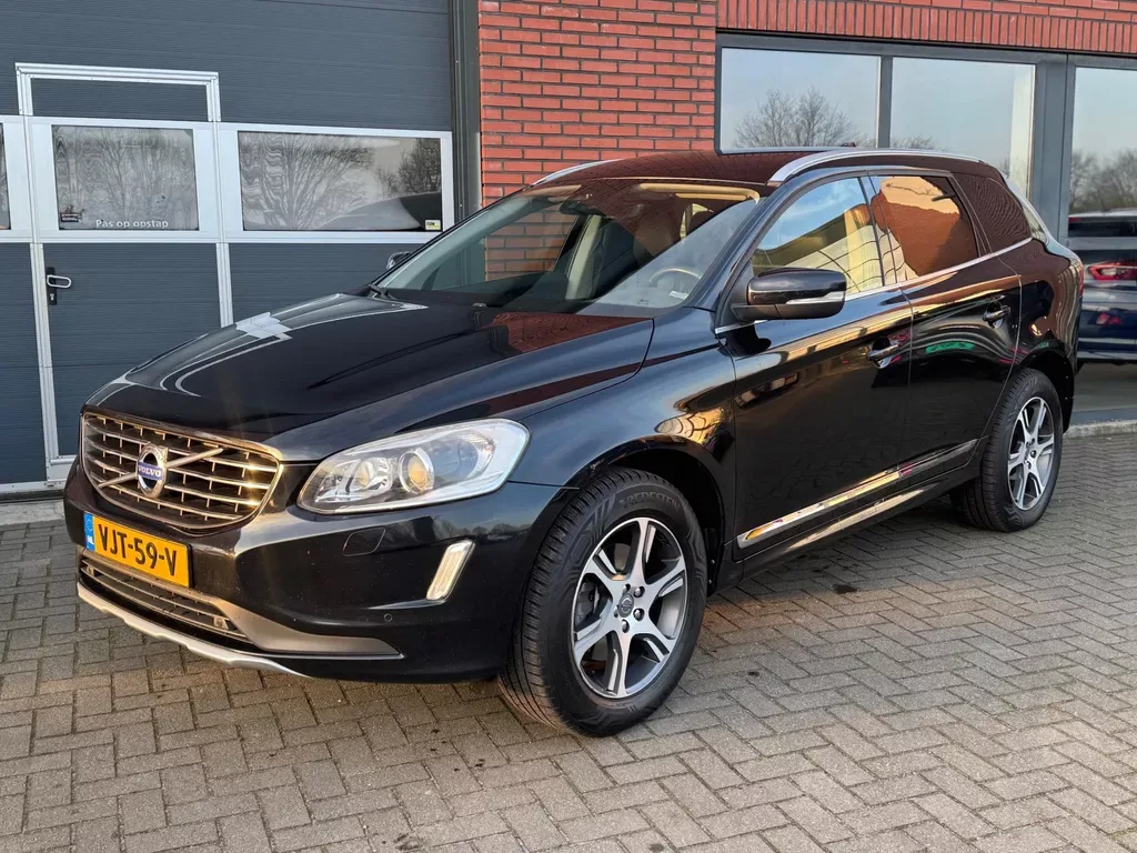 Volvo XC60 (2015) — foto 1
