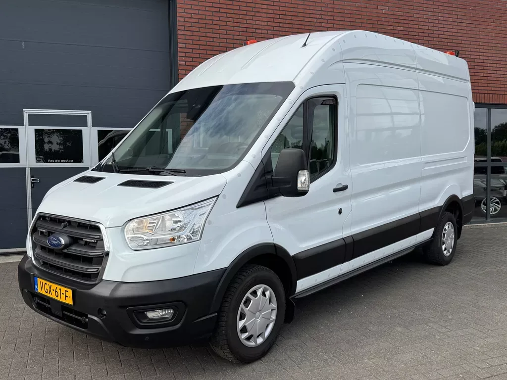 Ford Transit (2020) — foto 1