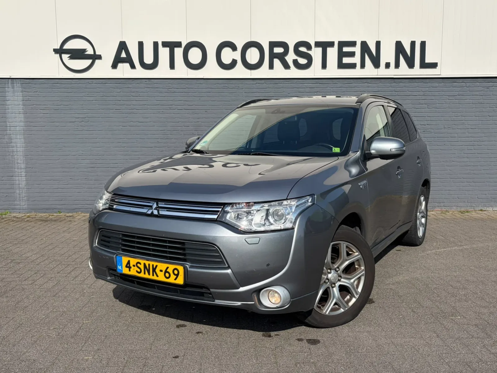 Mitsubishi Outlander (2013) — foto 1