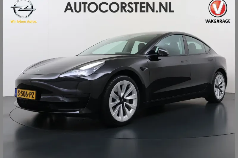 Tesla Model 3 (2023)