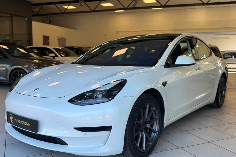 Tesla Model 3 (2021)