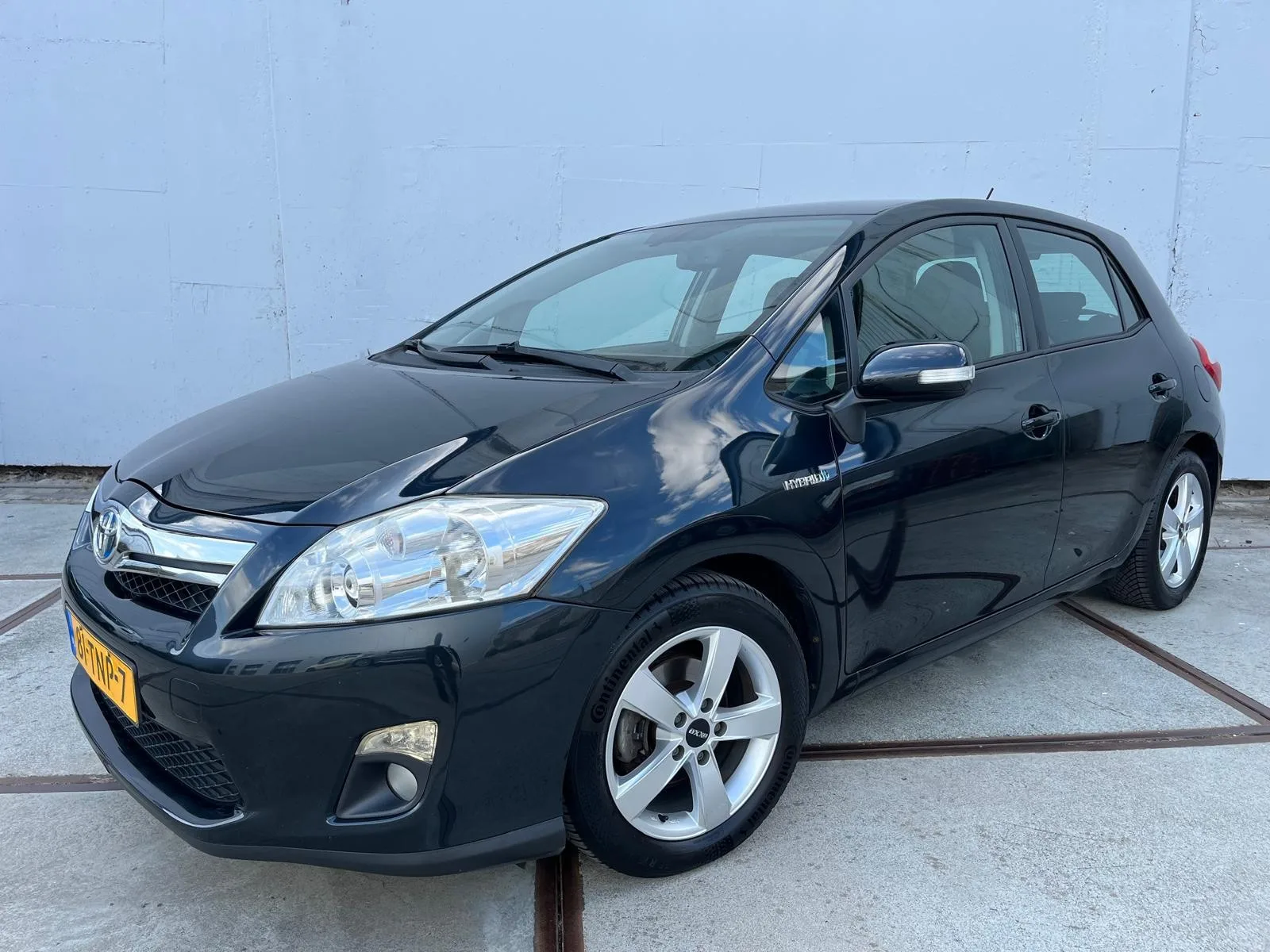 Toyota Auris (2012) — foto 1