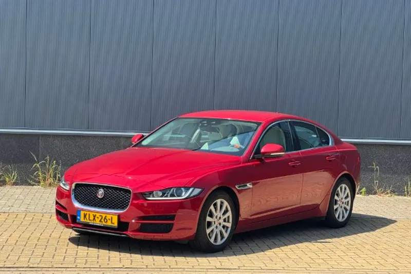 Jaguar XE (2015)