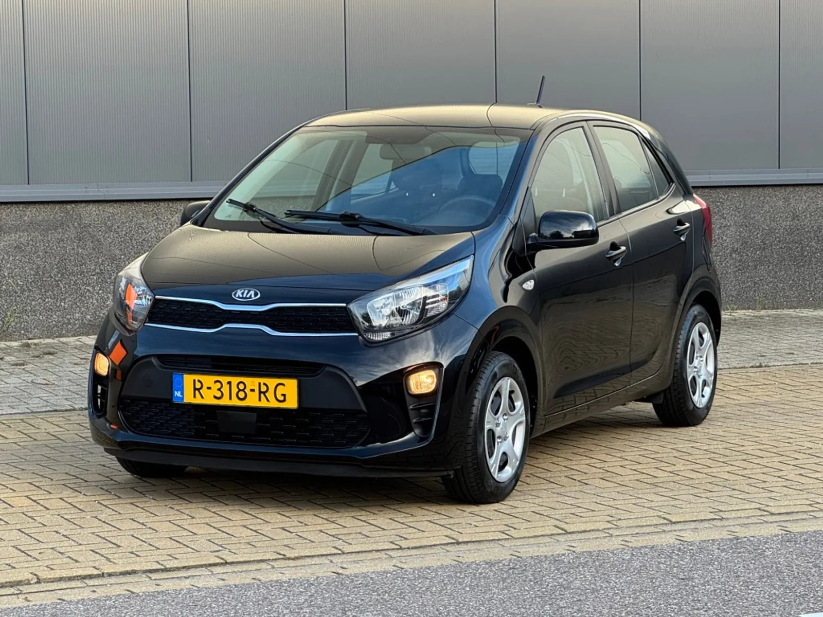 Kia Picanto (2022) — foto 1
