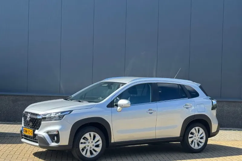 Suzuki S-Cross (2025)