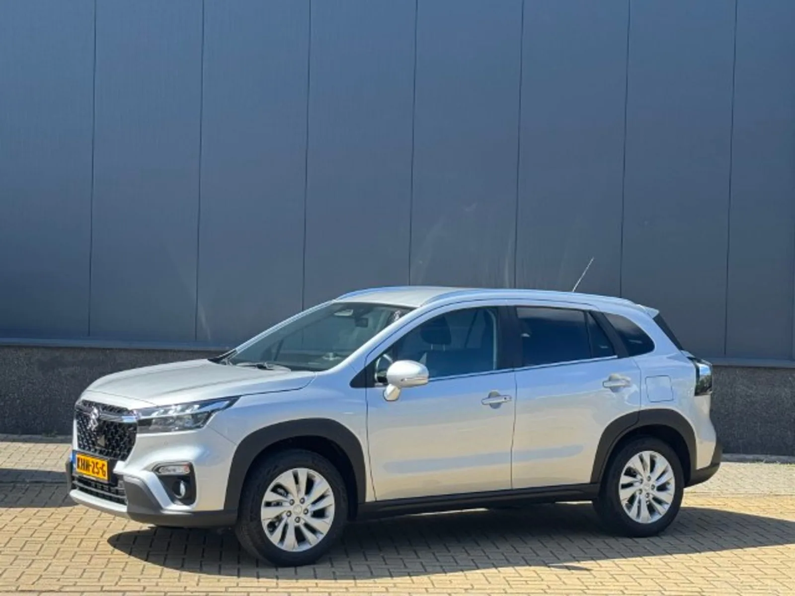 Suzuki S-Cross (2025) — foto 1