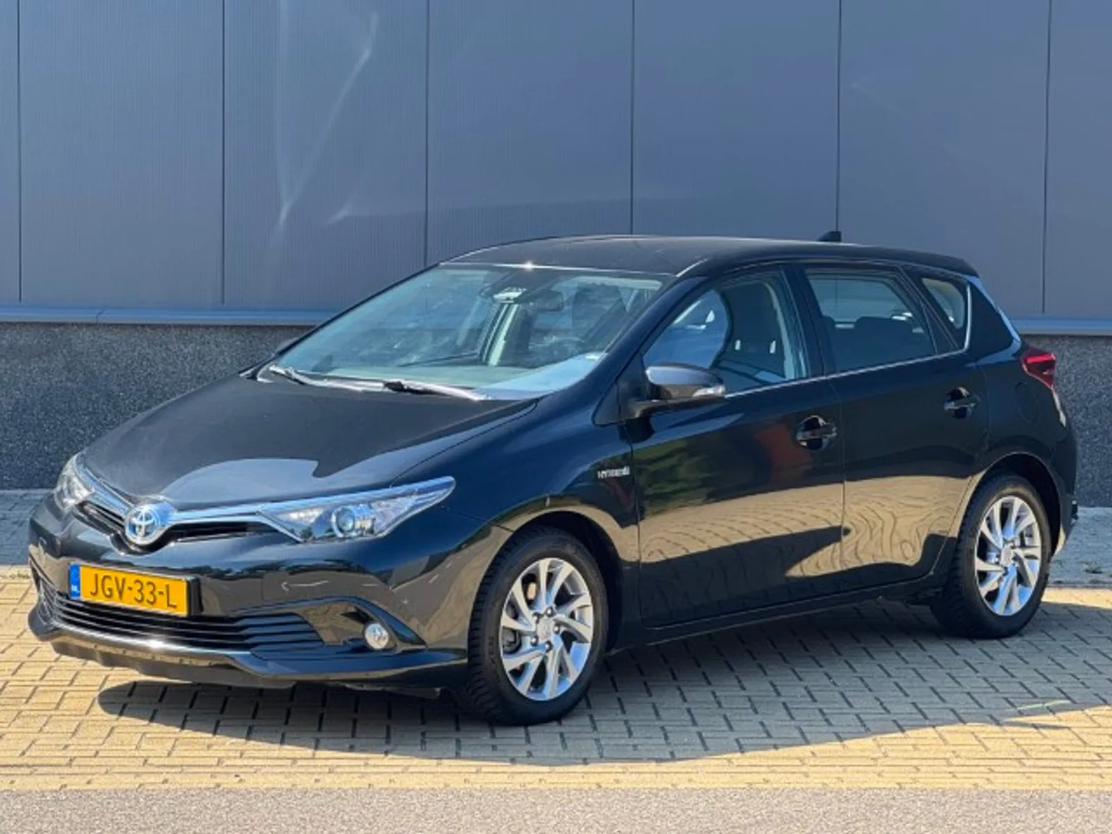 Toyota Auris (2016) — foto 1