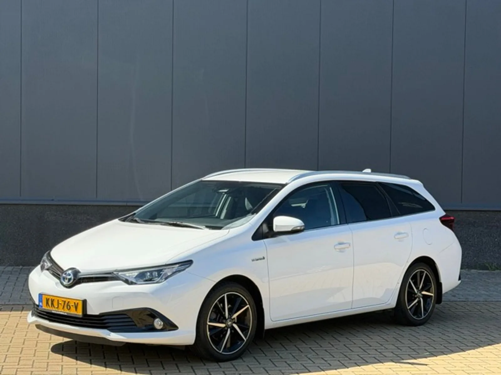 Toyota Auris (2019) — foto 1