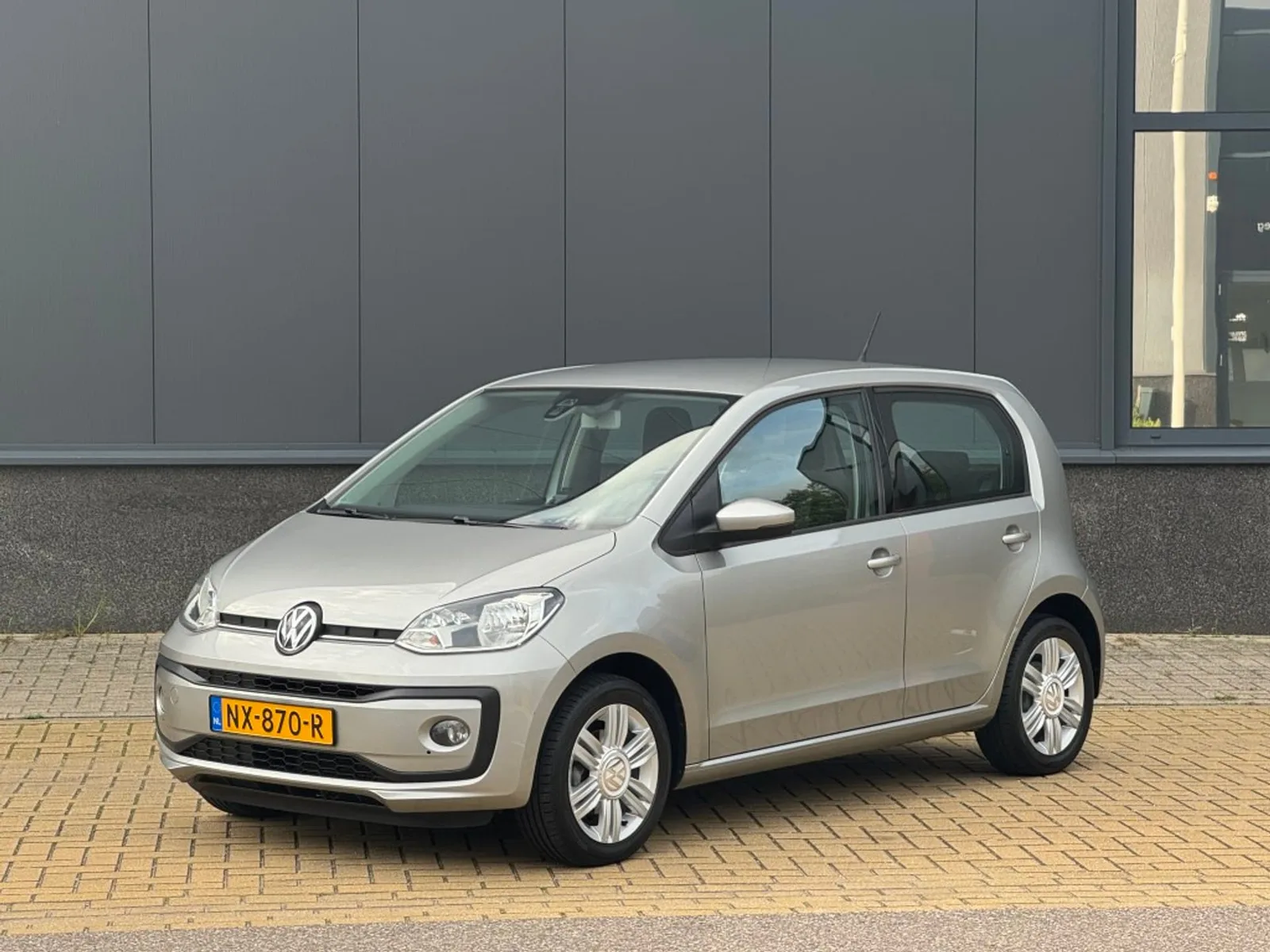 Volkswagen Up! (2017) — foto 1