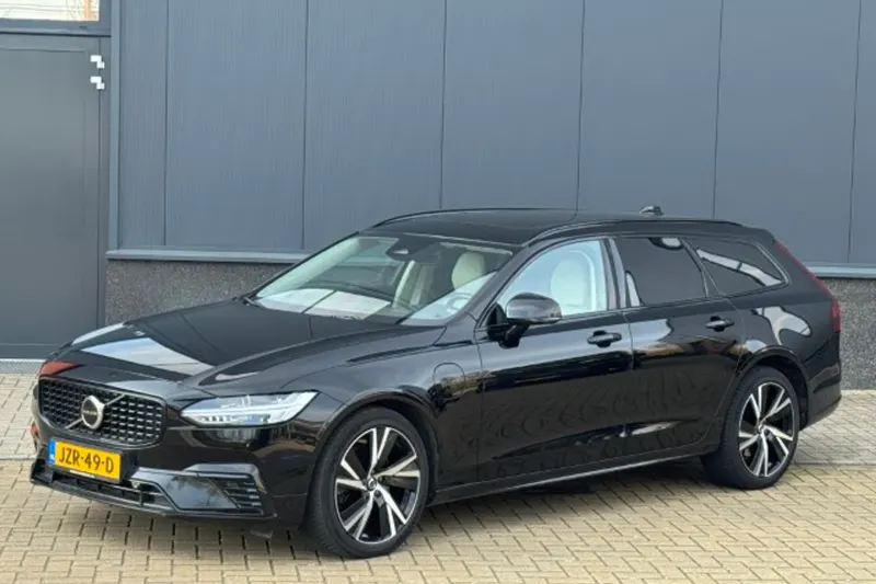Volvo V90 (2022)