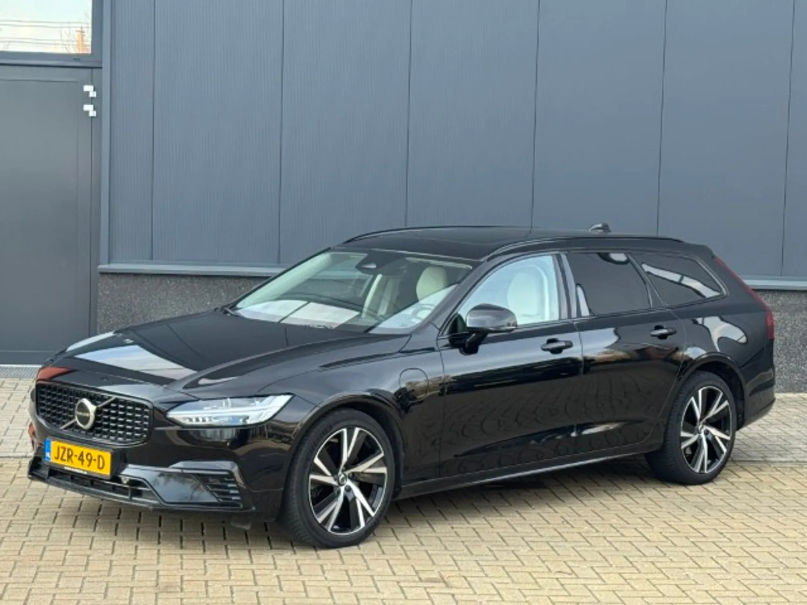 Volvo V90 (2022) — foto 1