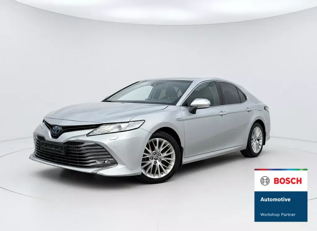 Toyota Camry (2020) — foto 1