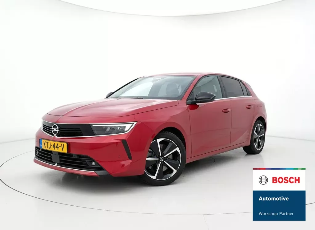 Opel Astra (2022) — foto 1