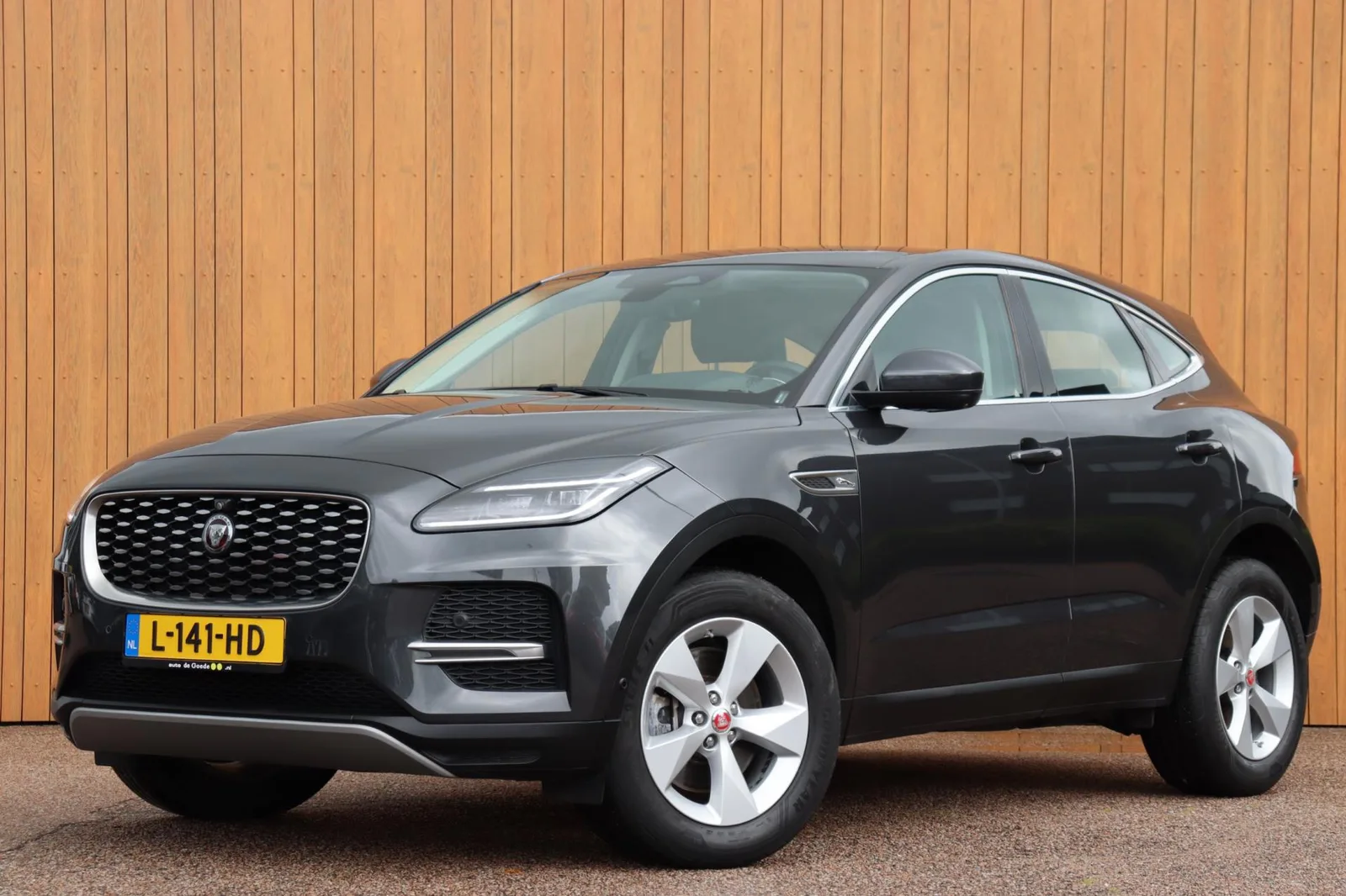 Jaguar E-Pace (2021) — foto 1