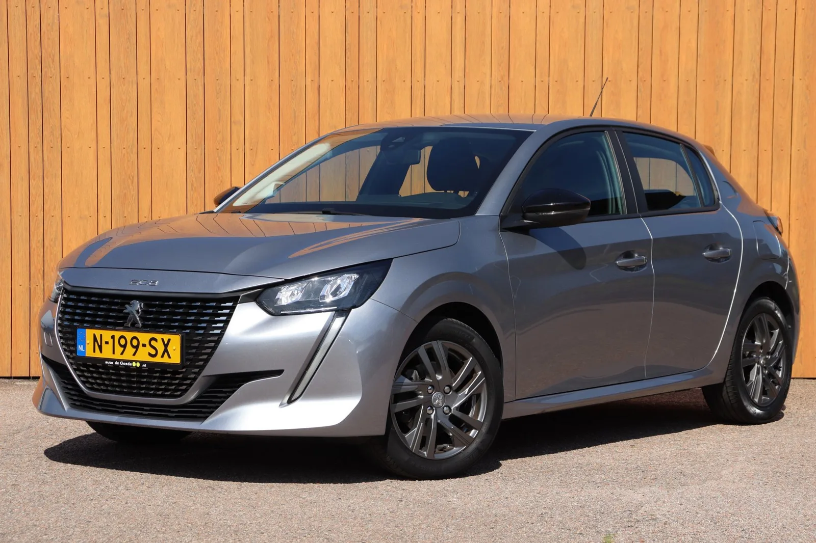 Peugeot 208 (2022) — foto 1