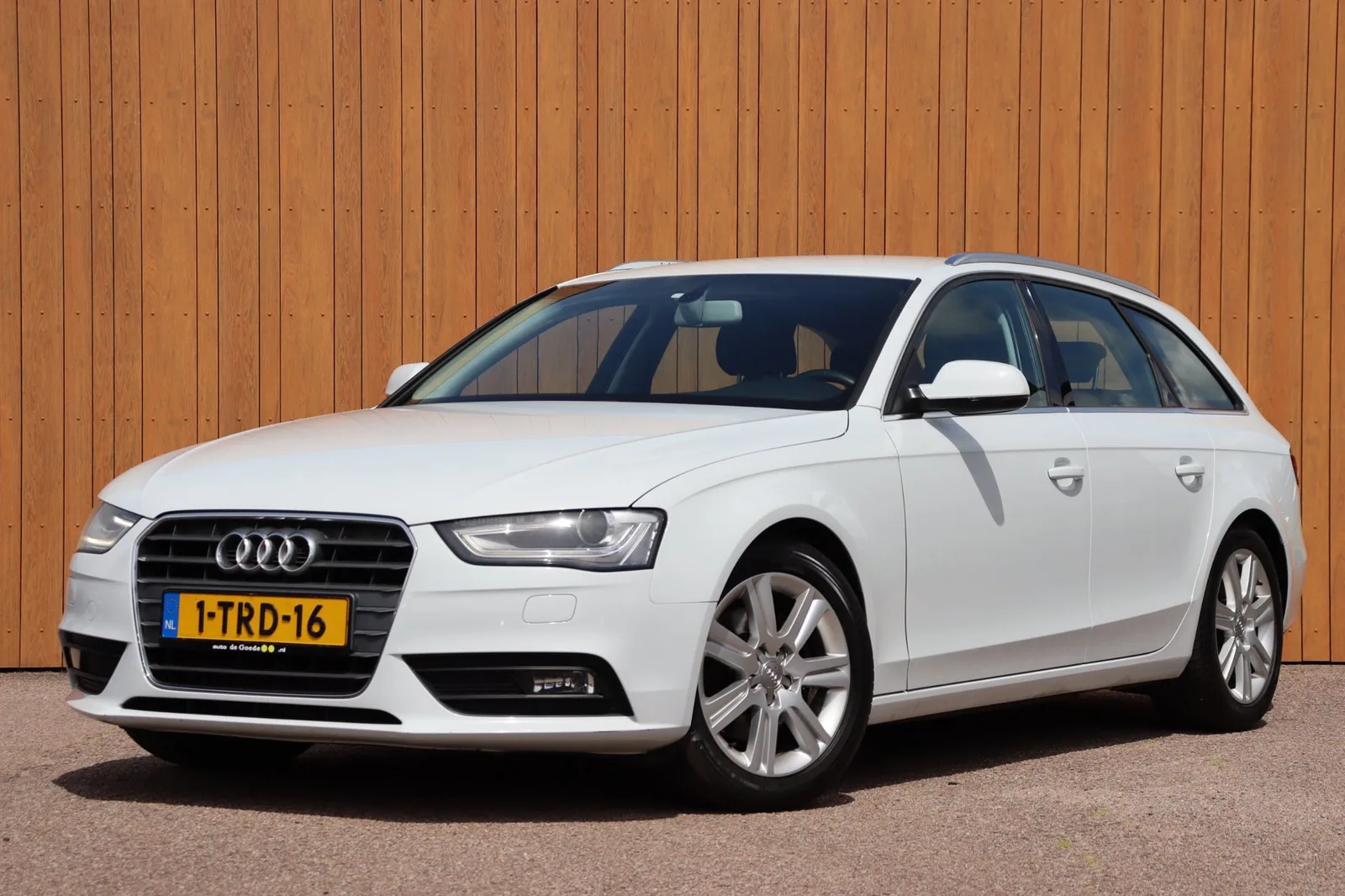 Audi A4 (2014) — foto 1