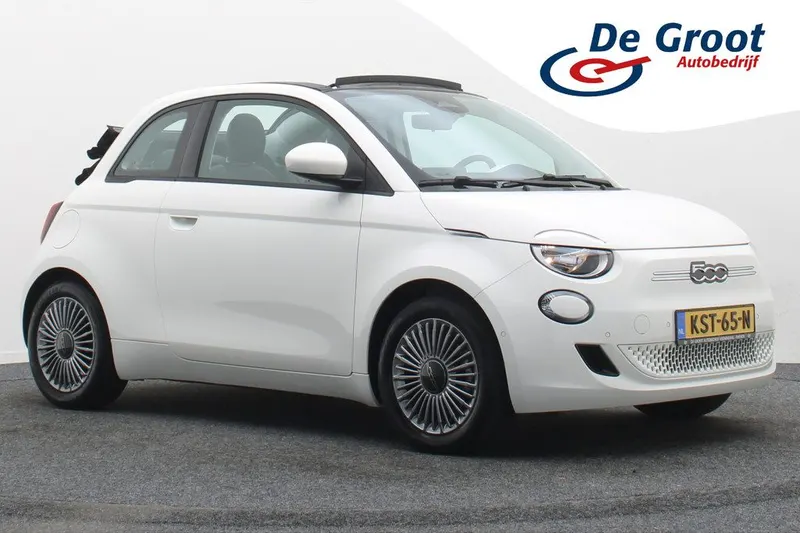Fiat 500C (2023)