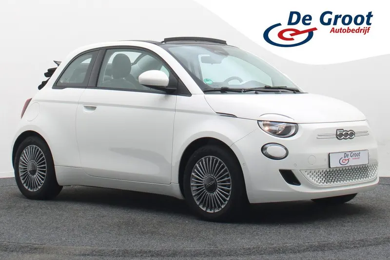 Fiat 500C (2023)