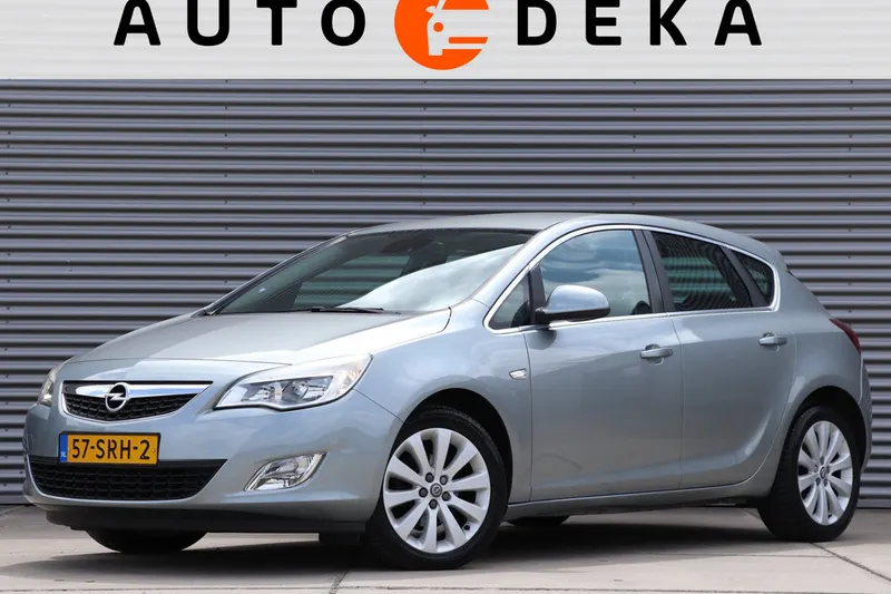 Opel Astra (2011)
