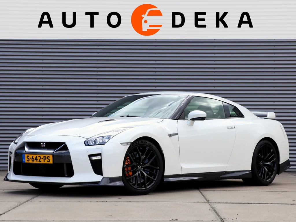 Nissan GT-R (2018) — foto 1