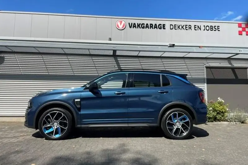 Lynk & Co 01 (2023)