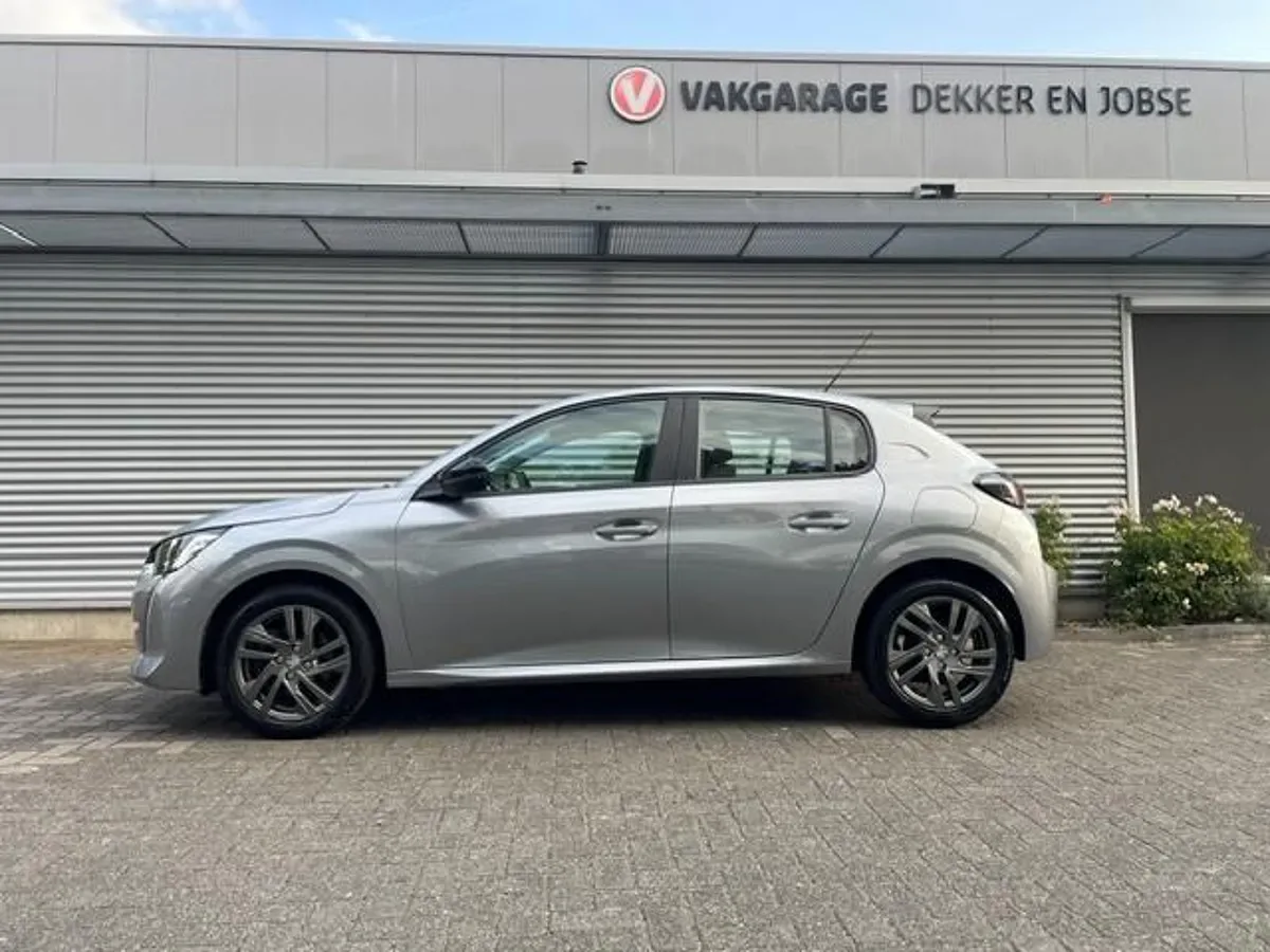 Peugeot 208 (2022) — foto 1