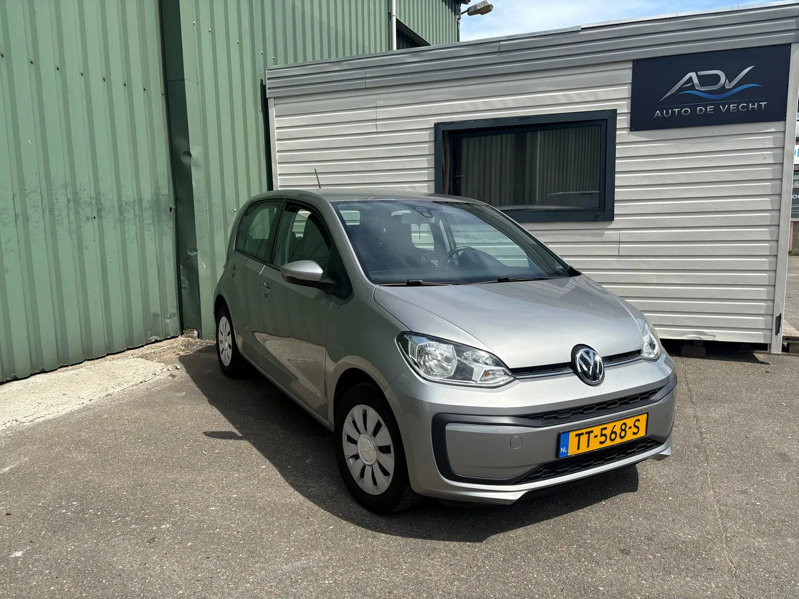 Volkswagen Up! (2018) — foto 1
