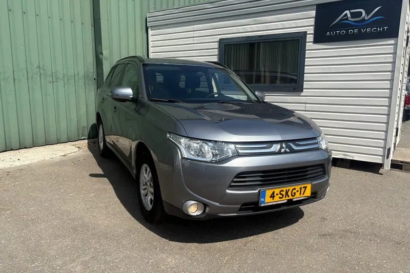Mitsubishi Outlander (2013)