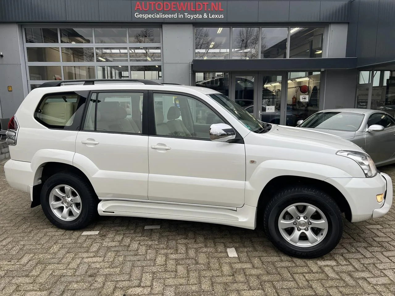 Toyota Land Cruiser (2008) — foto 1