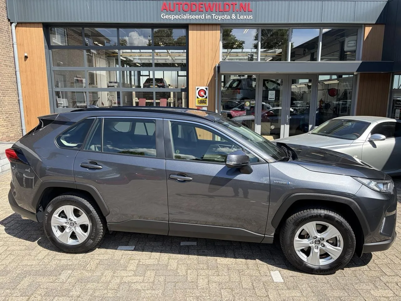 Toyota RAV4 (2019) — foto 1