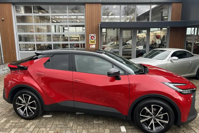 Toyota C-HR (2025)
