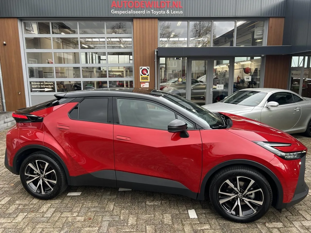 Toyota C-HR (2025) — foto 1