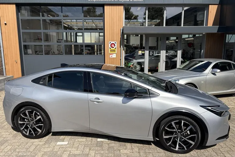 Toyota Prius (2024)