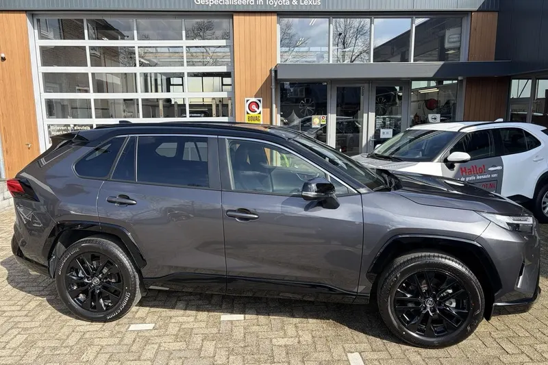 Toyota RAV4 (2025)