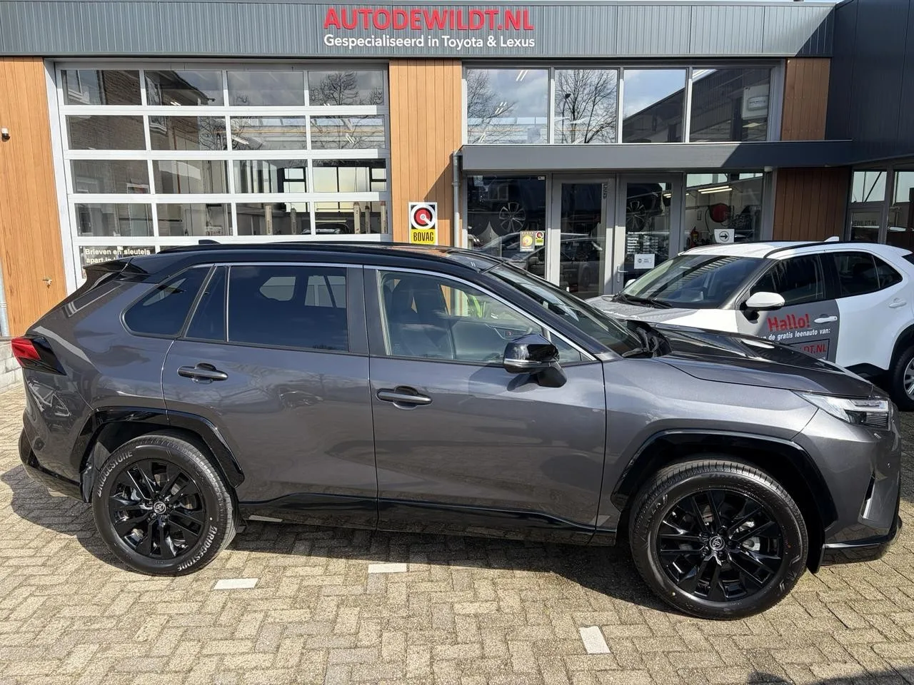 Toyota RAV4 (2025) — foto 1